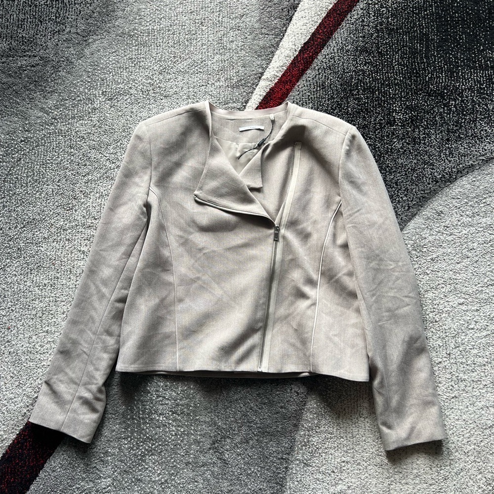 T Tahari Zip Up Collarless Blazer